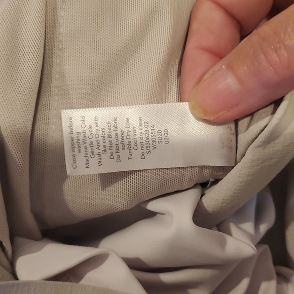 Athleta Gray Crest 2 In 1 Athletic Shorts Lightweight Moisture-Wicking - Picture 4 of 6